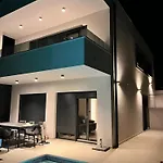 빌라 Vela *